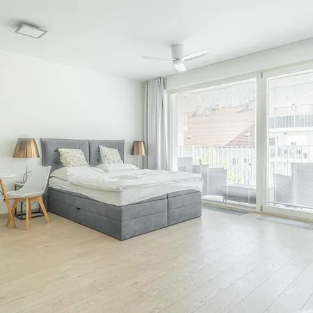 Apartment Karel With Garage Parking Prag