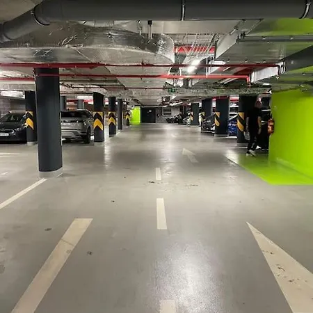 Daire Karel With Garage Parking *