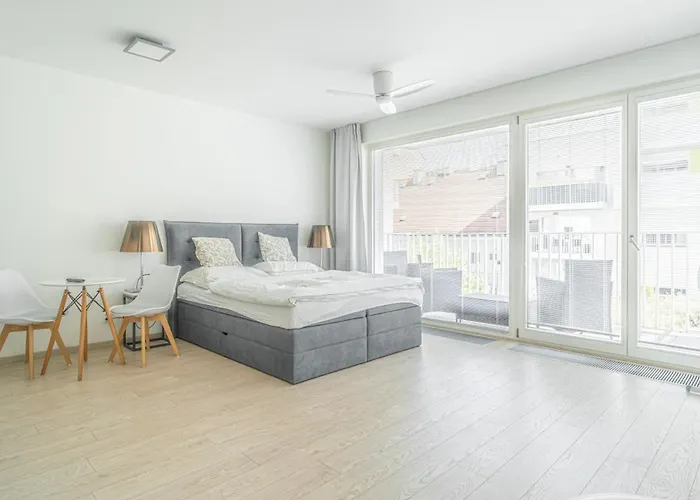 Apartment Karel With Garage Parking Prag